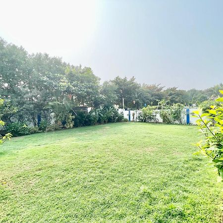 Hotel V-I Near Sea , Puri Private-Park -Gym-Spa Fully-Airconditioned-Hotel Lift-And-Parking-Facilities Breakfast-Included 外观 照片