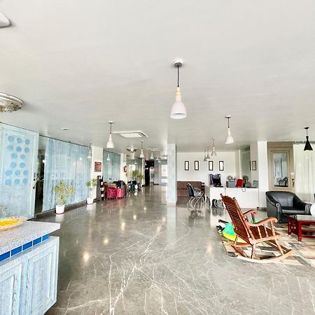 Hotel V-I Near Sea , Puri Private-Park -Gym-Spa Fully-Airconditioned-Hotel Lift-And-Parking-Facilities Breakfast-Included 外观 照片
