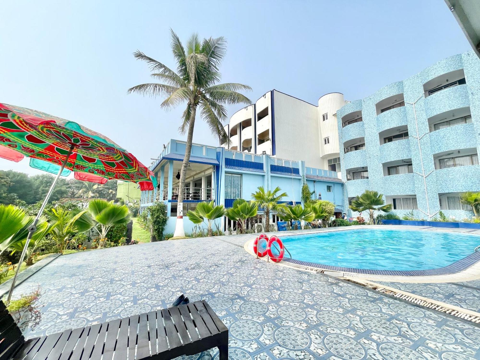 Hotel V-I Near Sea , Puri Private-Park -Gym-Spa Fully-Airconditioned-Hotel Lift-And-Parking-Facilities Breakfast-Included 外观 照片