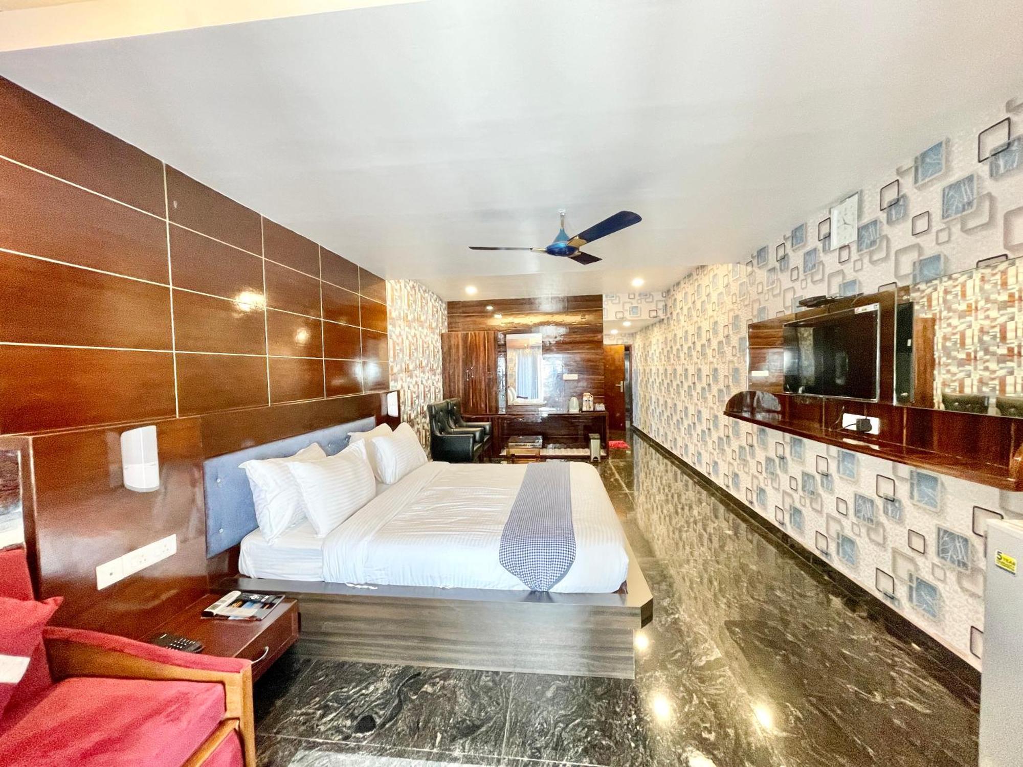 Hotel V-I Near Sea , Puri Private-Park -Gym-Spa Fully-Airconditioned-Hotel Lift-And-Parking-Facilities Breakfast-Included 外观 照片