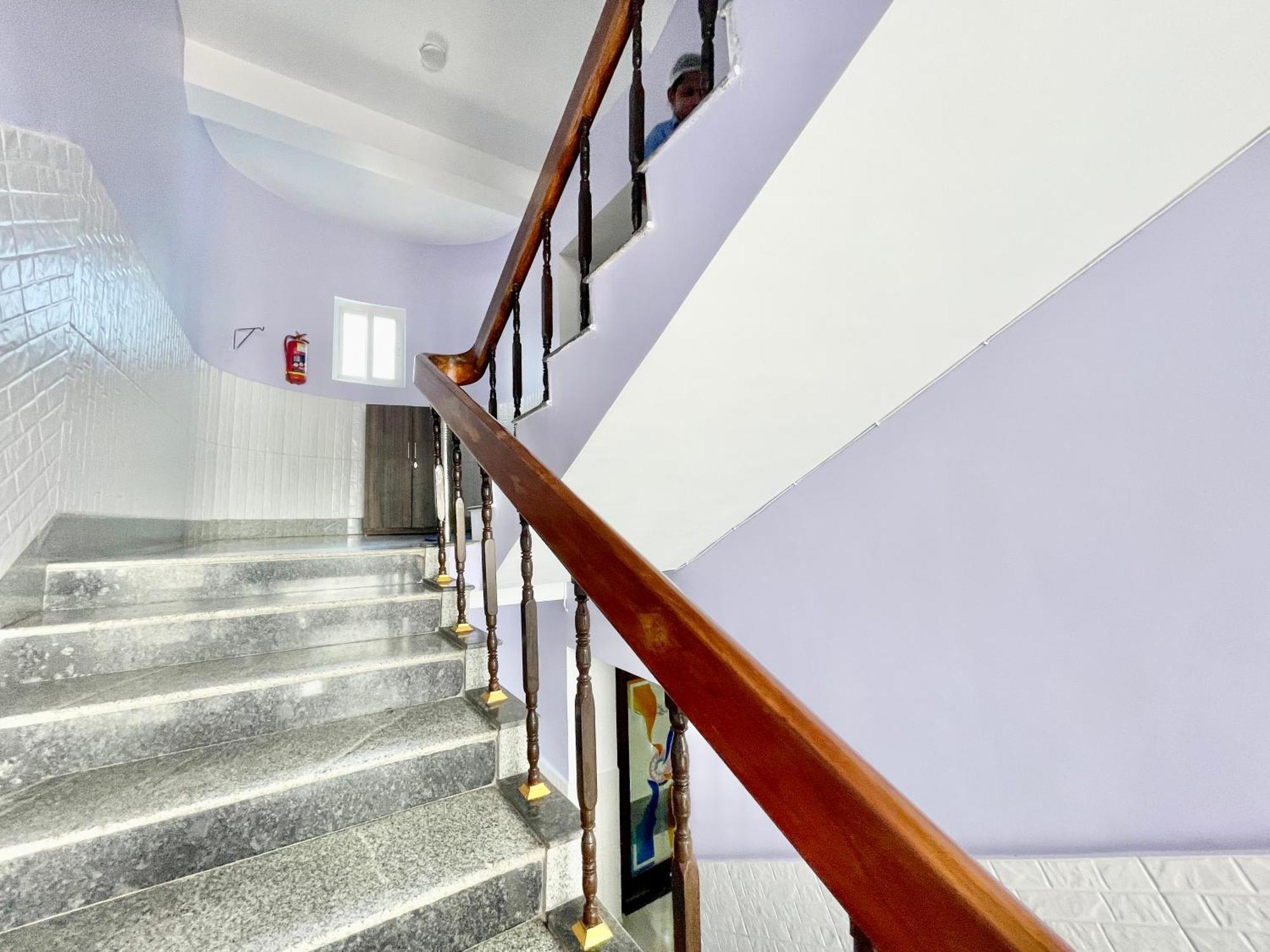 Hotel V-I Near Sea , Puri Private-Park -Gym-Spa Fully-Airconditioned-Hotel Lift-And-Parking-Facilities Breakfast-Included 外观 照片