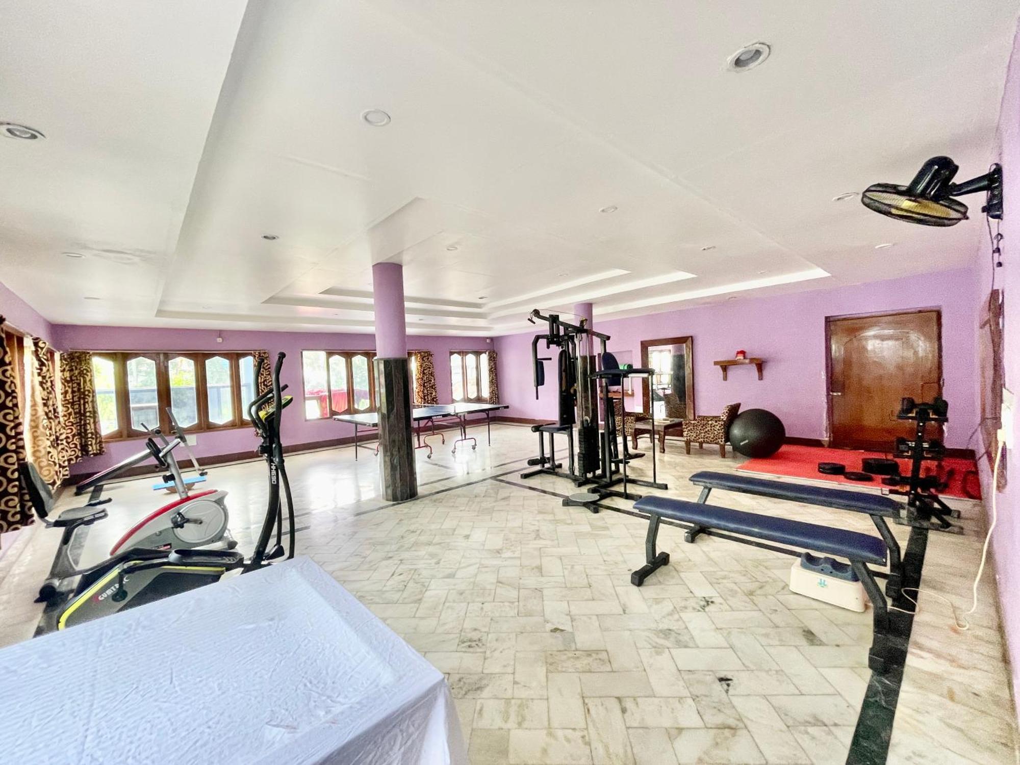 Hotel V-I Near Sea , Puri Private-Park -Gym-Spa Fully-Airconditioned-Hotel Lift-And-Parking-Facilities Breakfast-Included 外观 照片