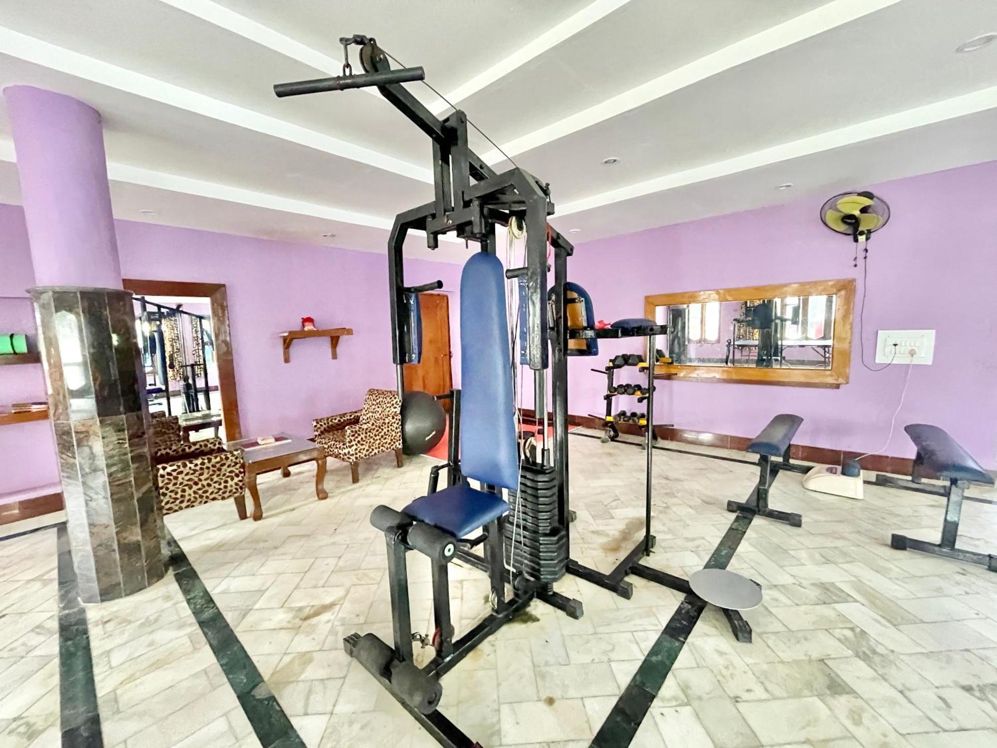 Hotel V-I Near Sea , Puri Private-Park -Gym-Spa Fully-Airconditioned-Hotel Lift-And-Parking-Facilities Breakfast-Included 外观 照片