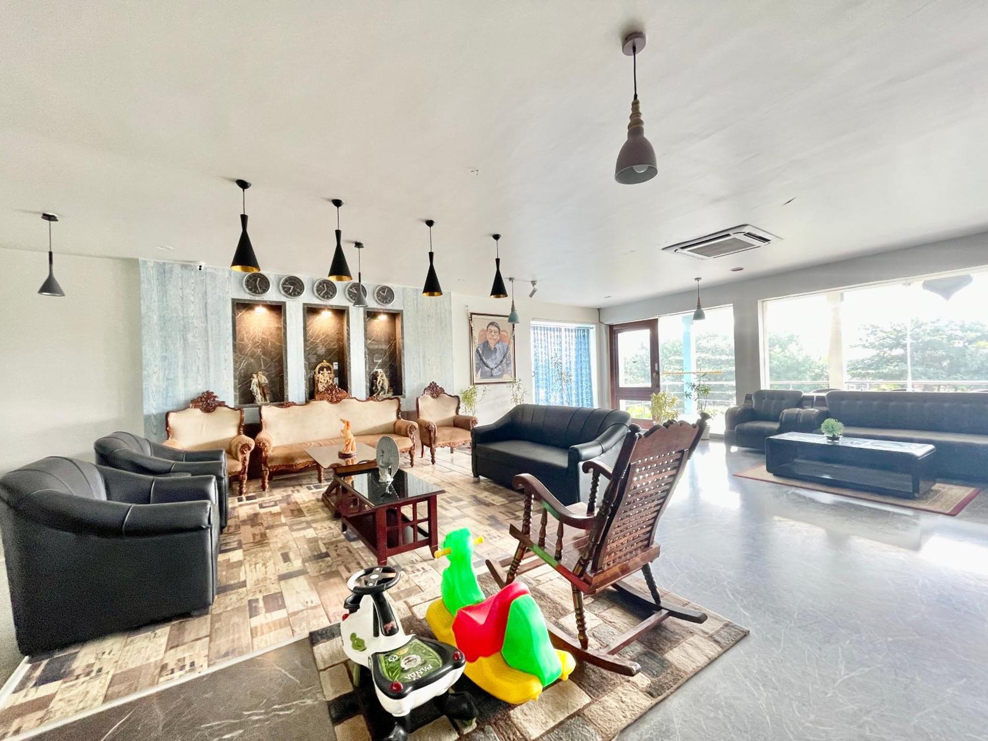 Hotel V-I Near Sea , Puri Private-Park -Gym-Spa Fully-Airconditioned-Hotel Lift-And-Parking-Facilities Breakfast-Included 外观 照片