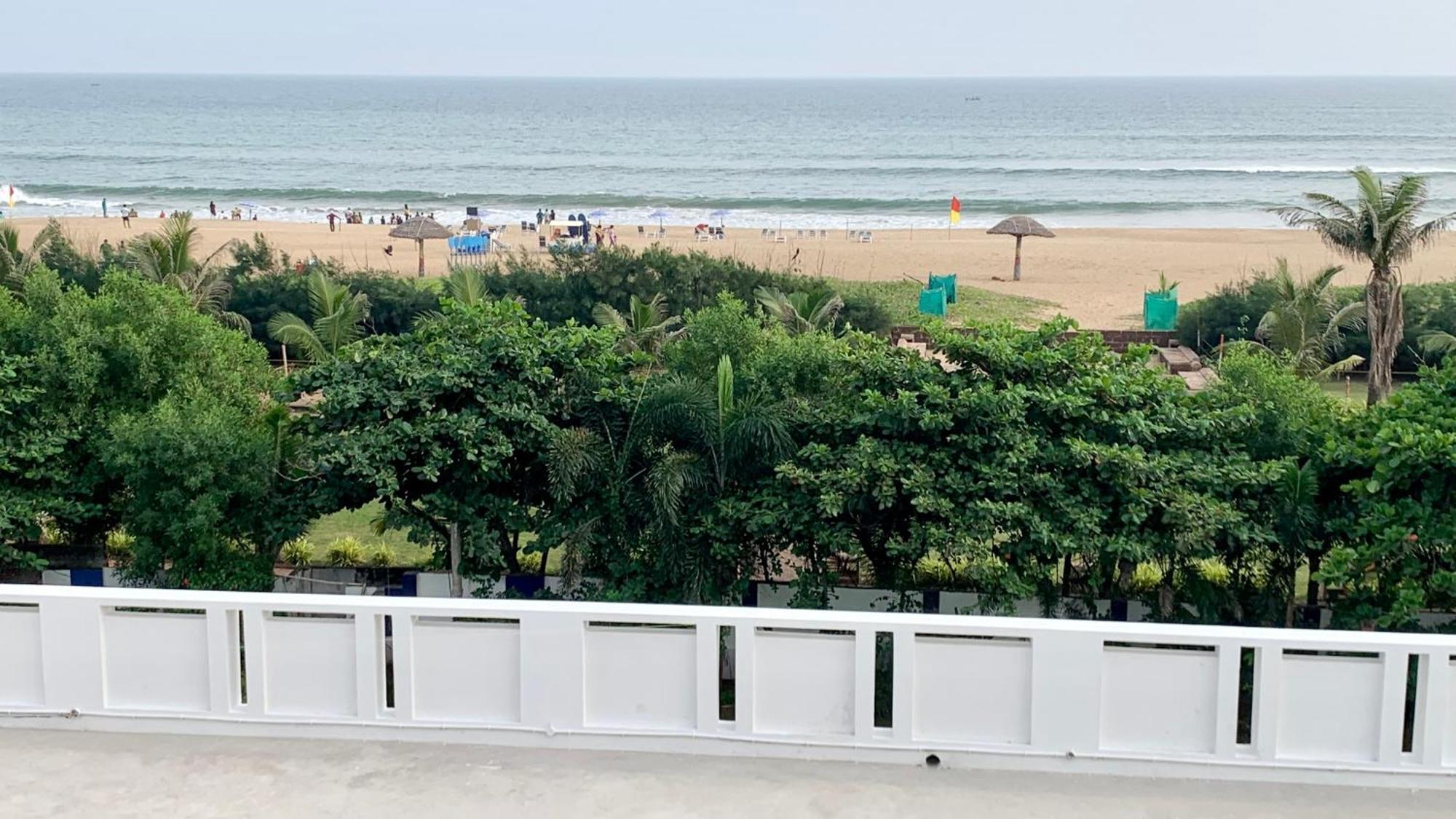 Hotel V-I Near Sea , Puri Private-Park -Gym-Spa Fully-Airconditioned-Hotel Lift-And-Parking-Facilities Breakfast-Included 外观 照片