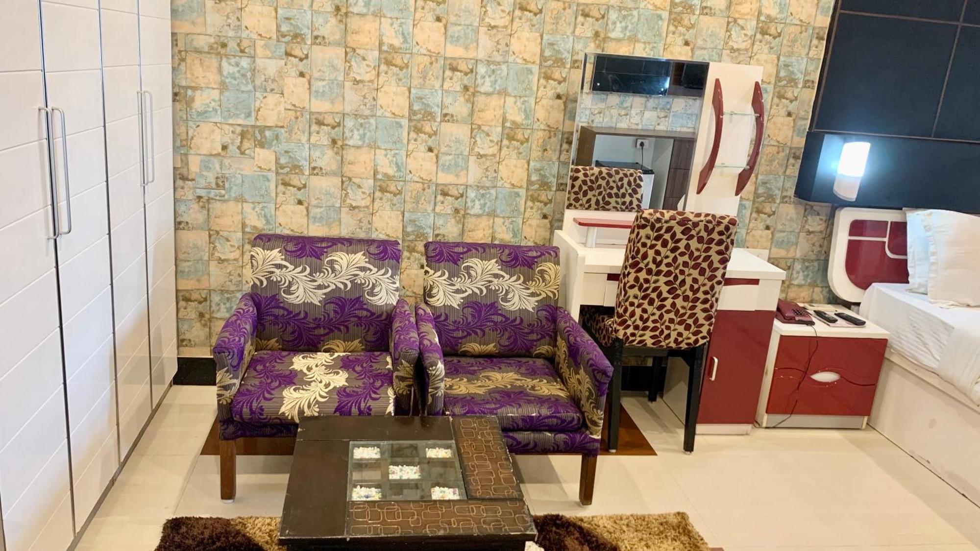 Hotel V-I Near Sea , Puri Private-Park -Gym-Spa Fully-Airconditioned-Hotel Lift-And-Parking-Facilities Breakfast-Included 外观 照片